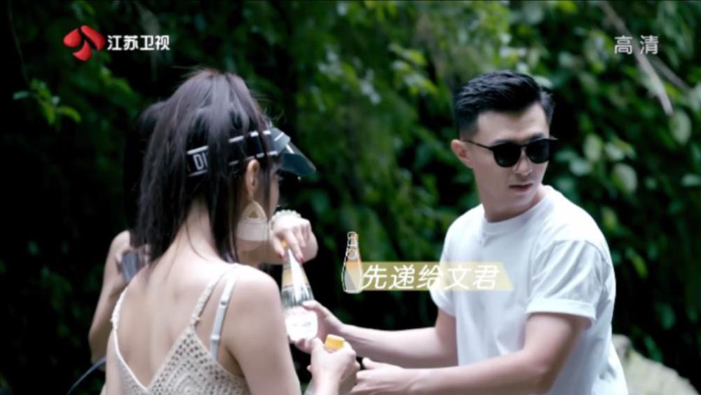 喜羊羊兄妹雪球大战3