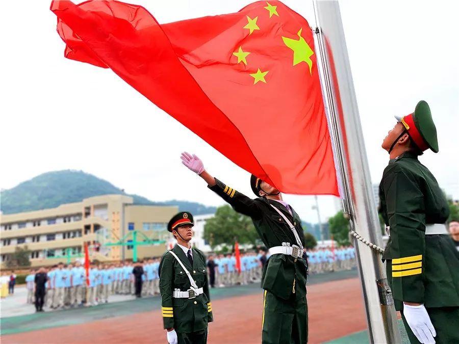 逃出诡异古宅
